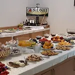 Grand White Hotel 4*
