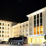 Hotel Grand White