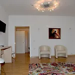 Grand White Берат