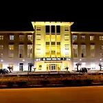 Grand White Отель