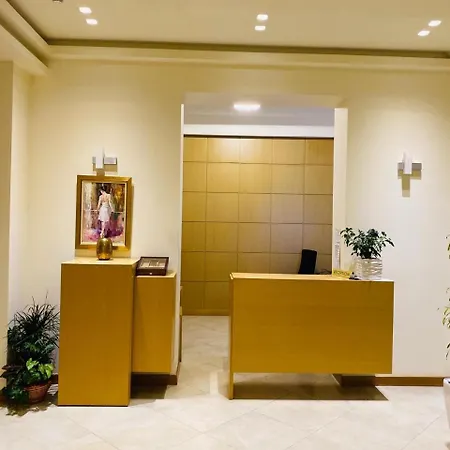 Grand White 4*