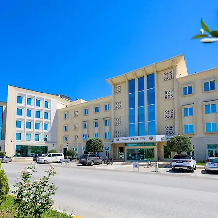 Grand White Берат
