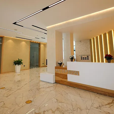 Grand White 4* Μπεράτ
