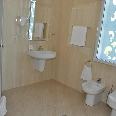 Grand White Отель Берат