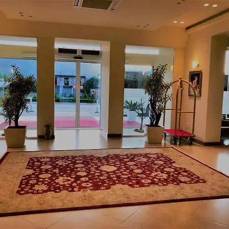 Grand White Hotel 4*