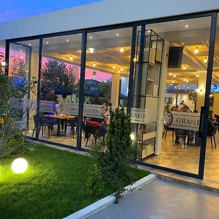 Grand White Отель 4*