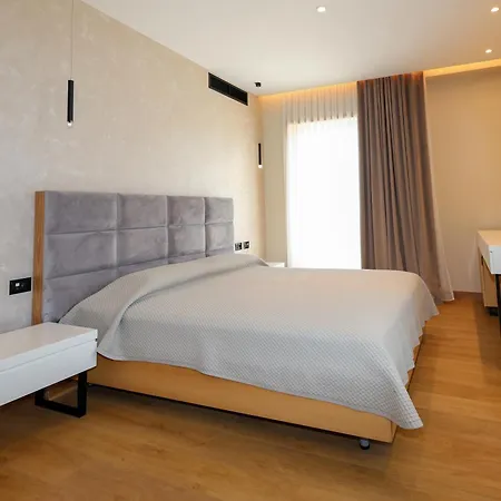Hotel Grand White 4*