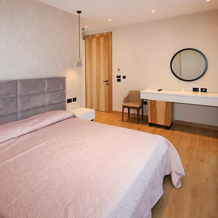 Grand White Hotel 4*