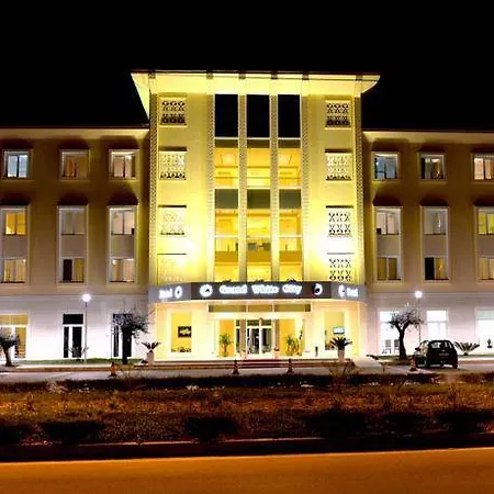 Grand White Hotel