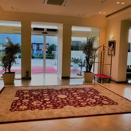 Grand White Hotel 4*