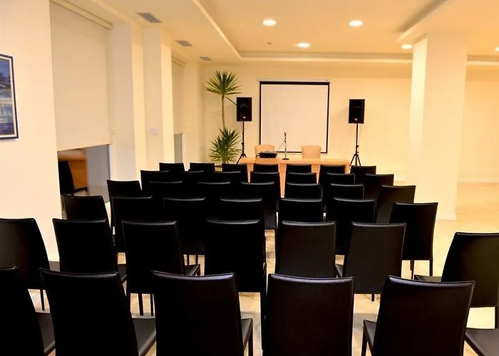 Grand White فندق 4*