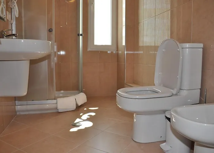 Grand White فندق بيرات