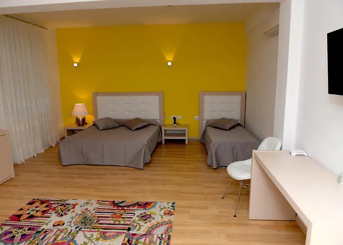 Grand White 4* بيرات