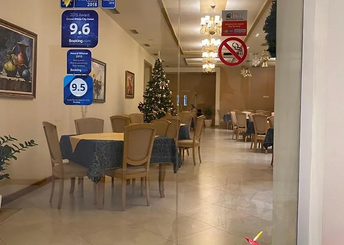 Grand White فندق بيرات