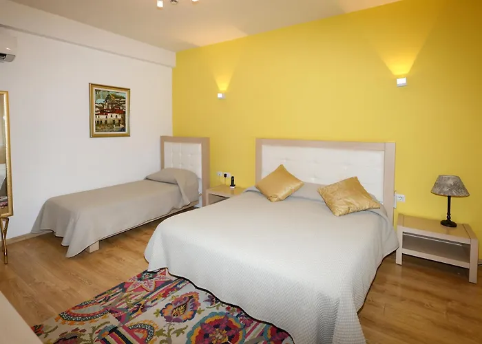 Grand White 4* Berat