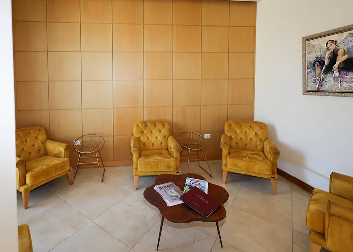 Grand White فندق بيرات