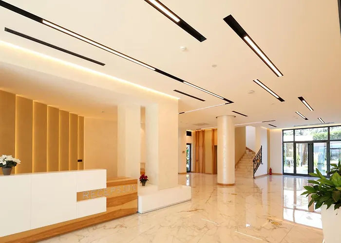 Grand White فندق بيرات