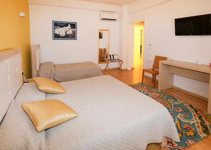 فندق Grand White بيرات