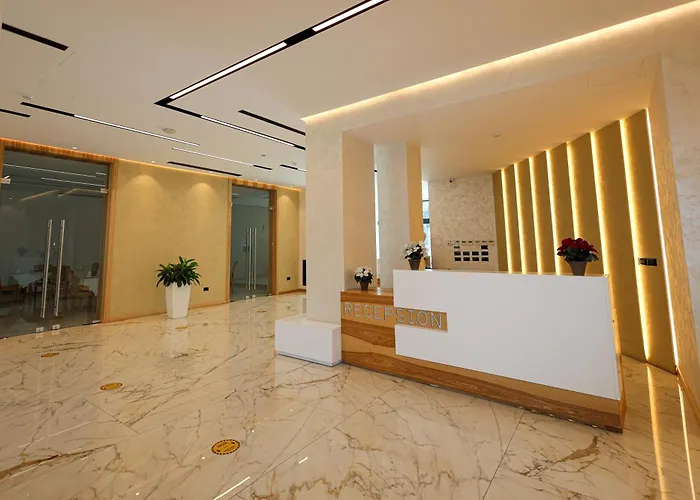 Grand White 4* Berat