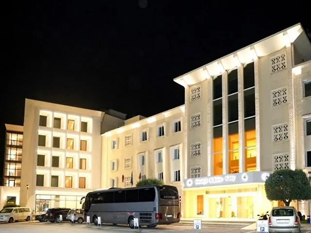 فندق Grand White