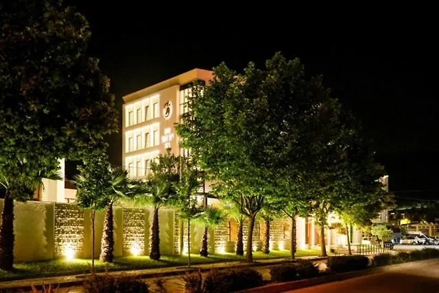 فندق Grand White بيرات