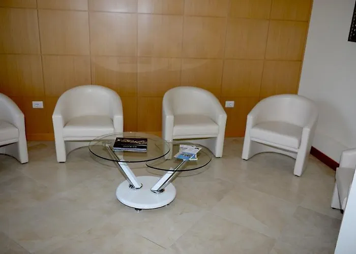 Grand White Hotel