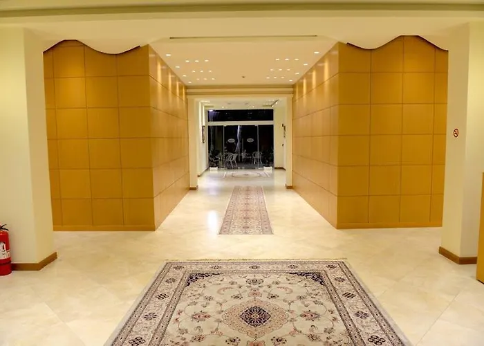 Hotel Grand White 4*