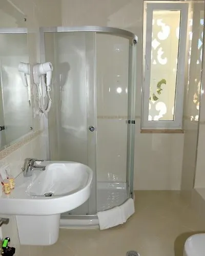 Grand White Berat