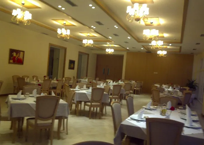 Grand White Hotel