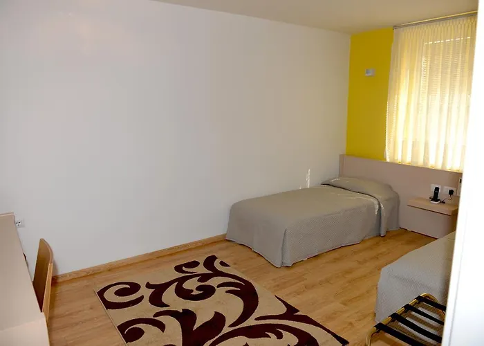 Grand White 4* Berat